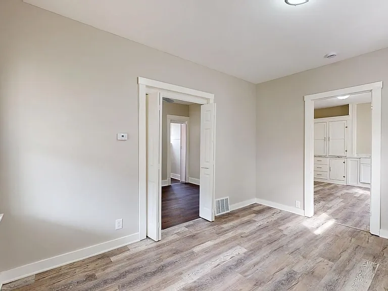 4420 Bush Ave — Photo 21