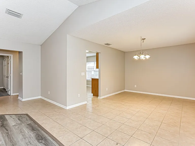 1027 Preakness Ct — Photo 6
