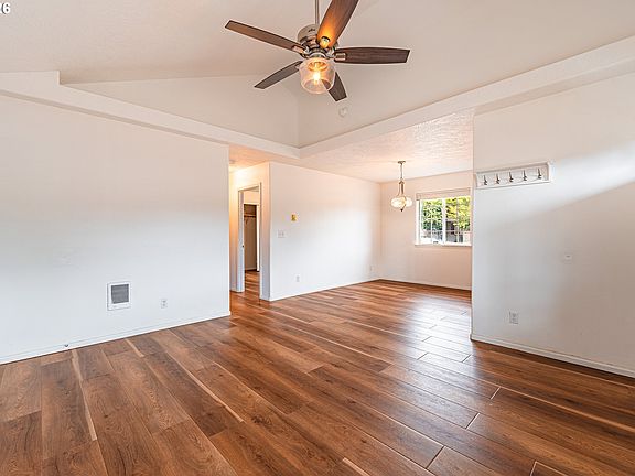 5th image of 4096 S E St