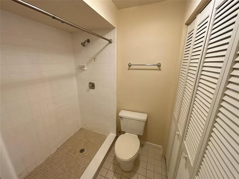 5169 Vineland Rd #B208 — Photo 23