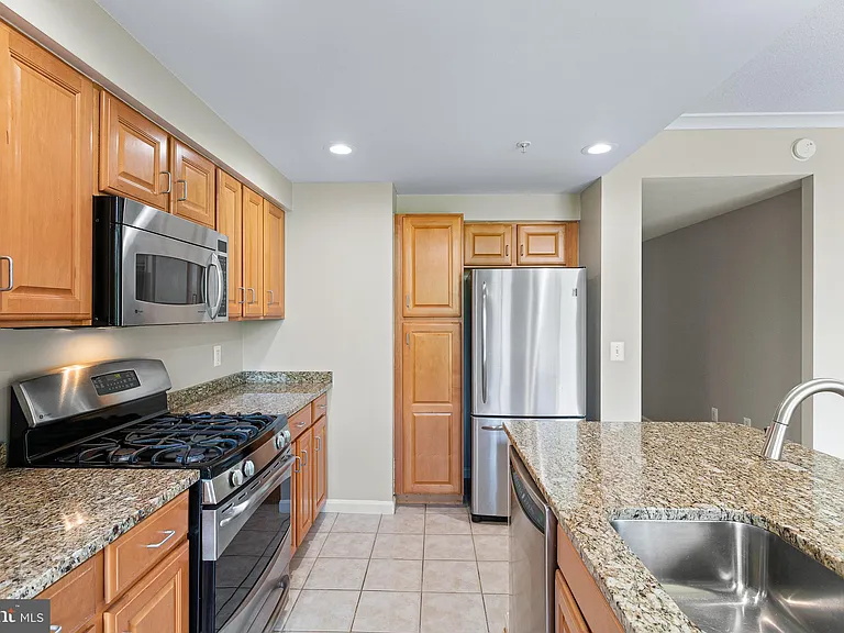 4480 Market Commons Dr #405 — Photo 19