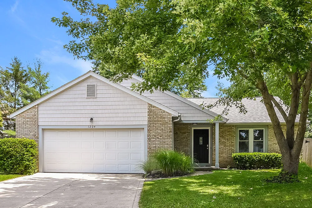 3 bed, 2.0 bath, 1488 sqft, $2,385 — Photo 1