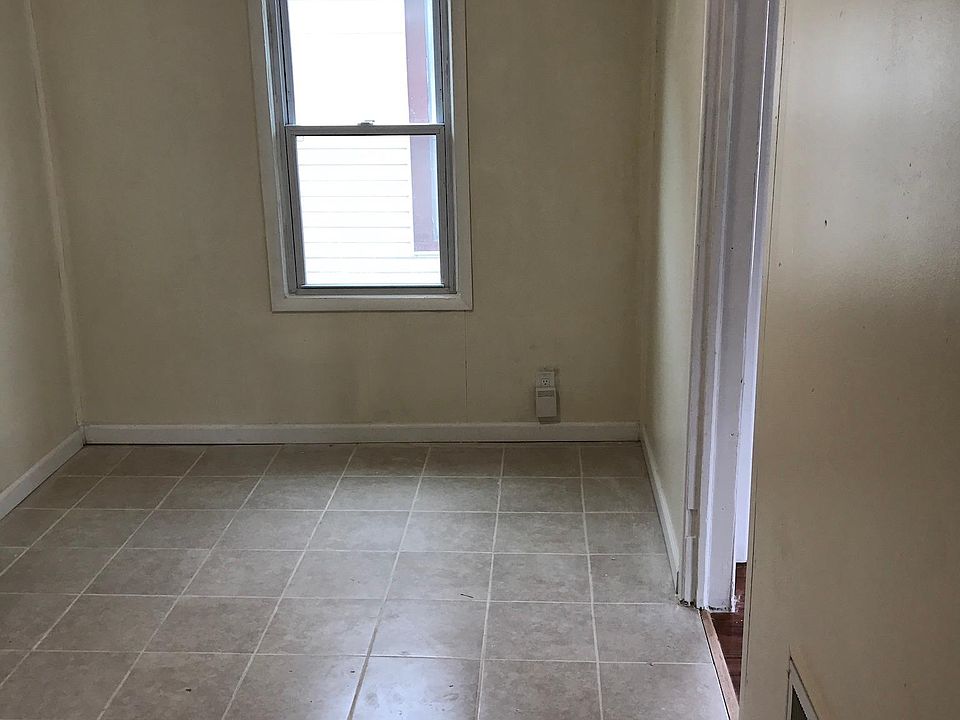 1st image of 192 Victoria Ave