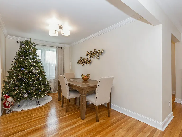 390 Morris Ave #29 — Photo 13