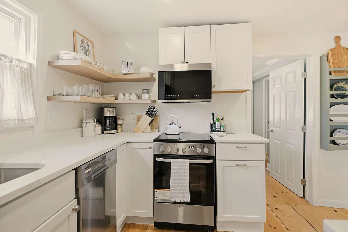 Building Photo - 38 Pope St #1