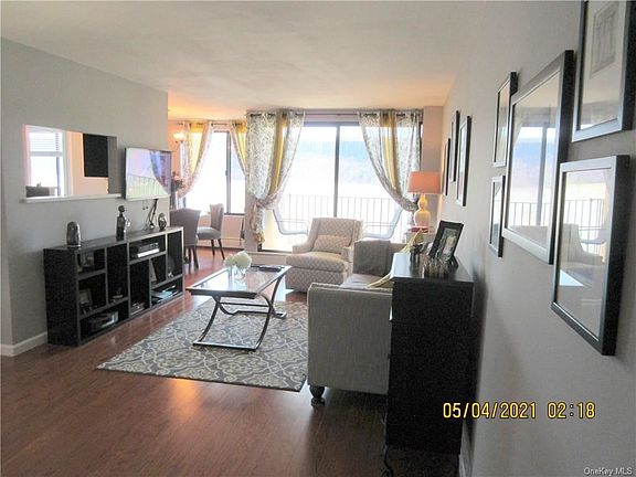 4th image of 1155 Warburton Ave APT 2T