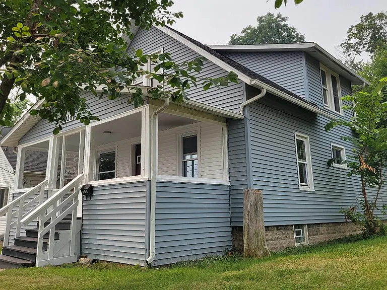 914 Middle St — Photo 3