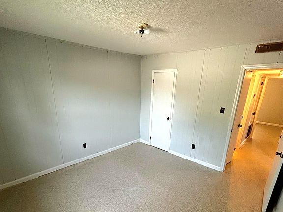 3rd image of 4630 Ward Blvd