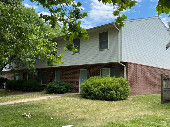 1027 Kearney St, Manhattan, KS 66502