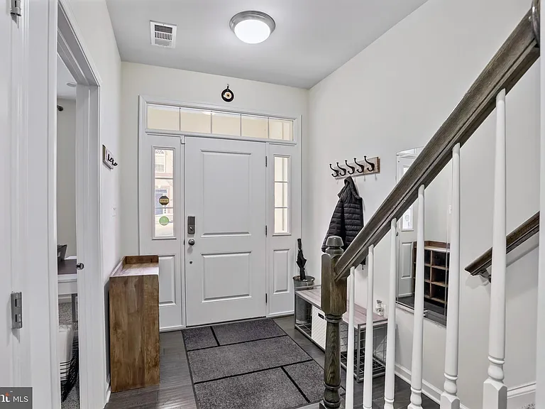 22462 Cambridgeport Sq — Photo 3