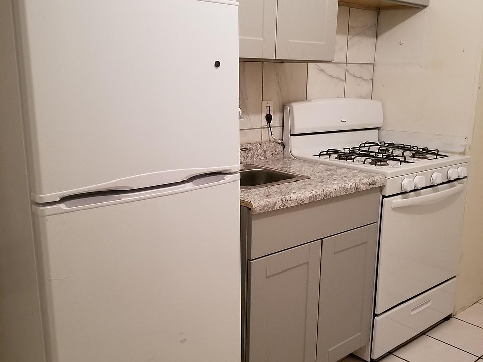 1st image of 420 Lake St S