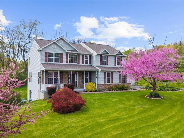 4 Kerryn Dr, Robesonia, PA 19551