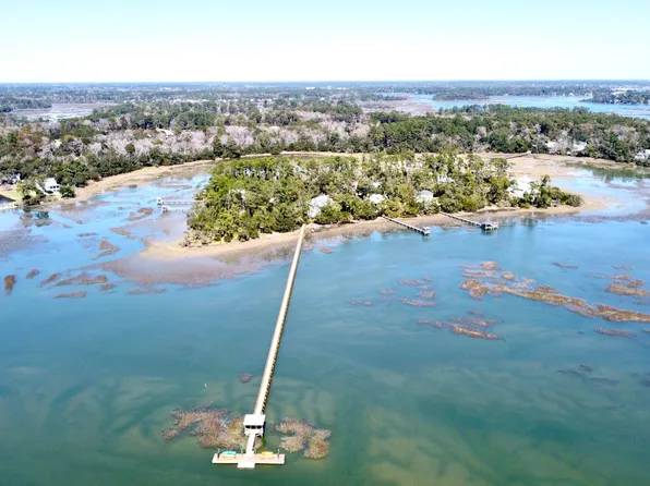 416 Islands Ave, Beaufort, SC 29902