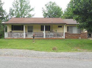 1610 Chestnut Knob Rd, Martinsville, VA 24112