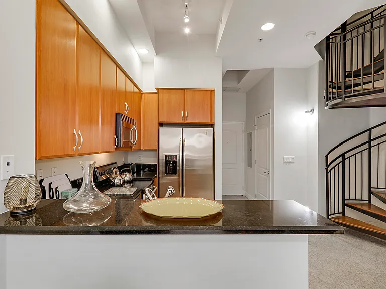 801 S Olive Ave #223 — Photo 5