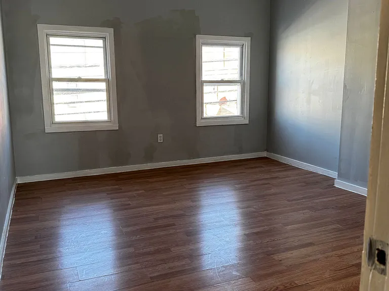 126 W Elm St — Photo 10
