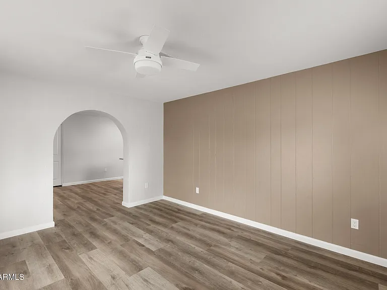 224 E Oxford Dr — Photo 20