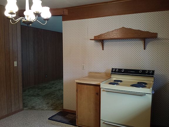 Kitchen to living room 