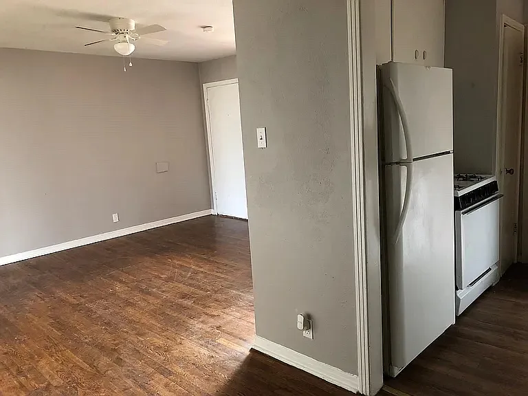 2 bed, 770 sqft, $1,250 — Photo 2