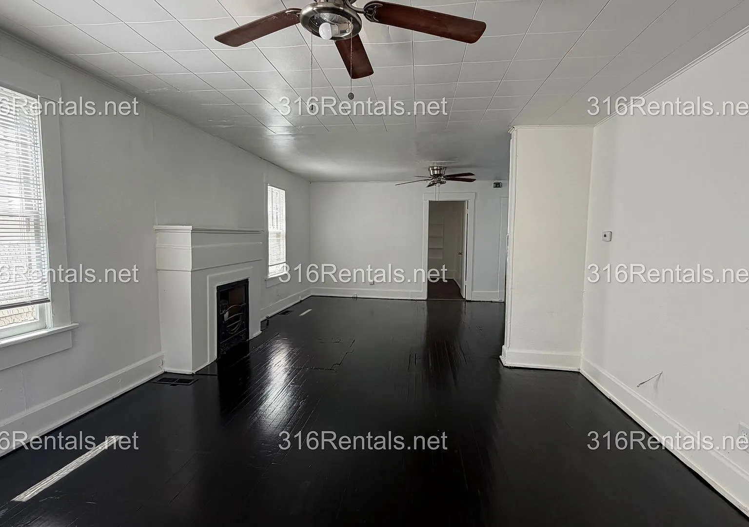 $975 - 323 N Topeka - 3 Bed / 2 Bath — Photo 2