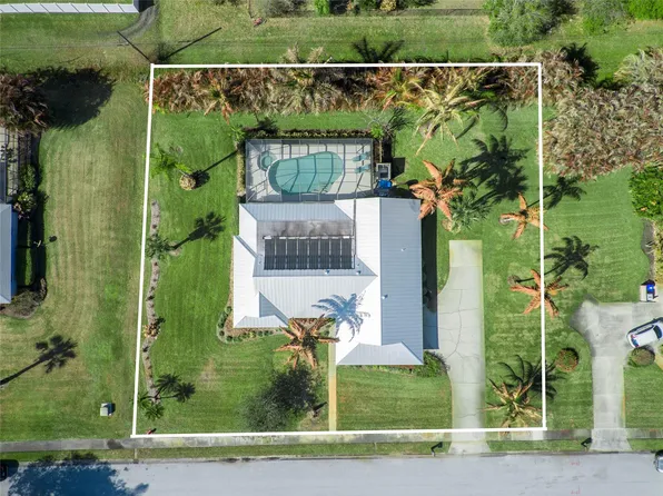 915 32nd Avenue, Vero Beach, FL 32960