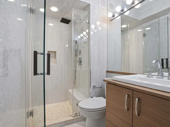 300 East 93rd Street image 19 of 23