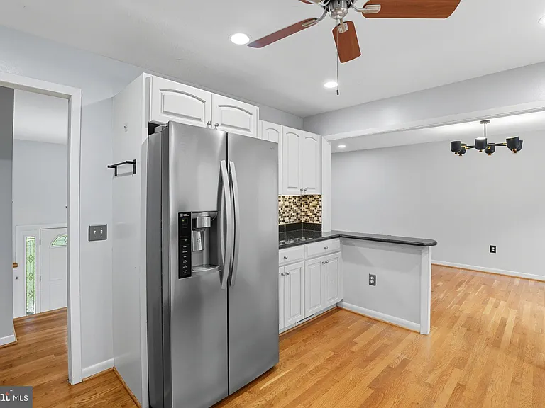 5023 King Richard Dr — Photo 11