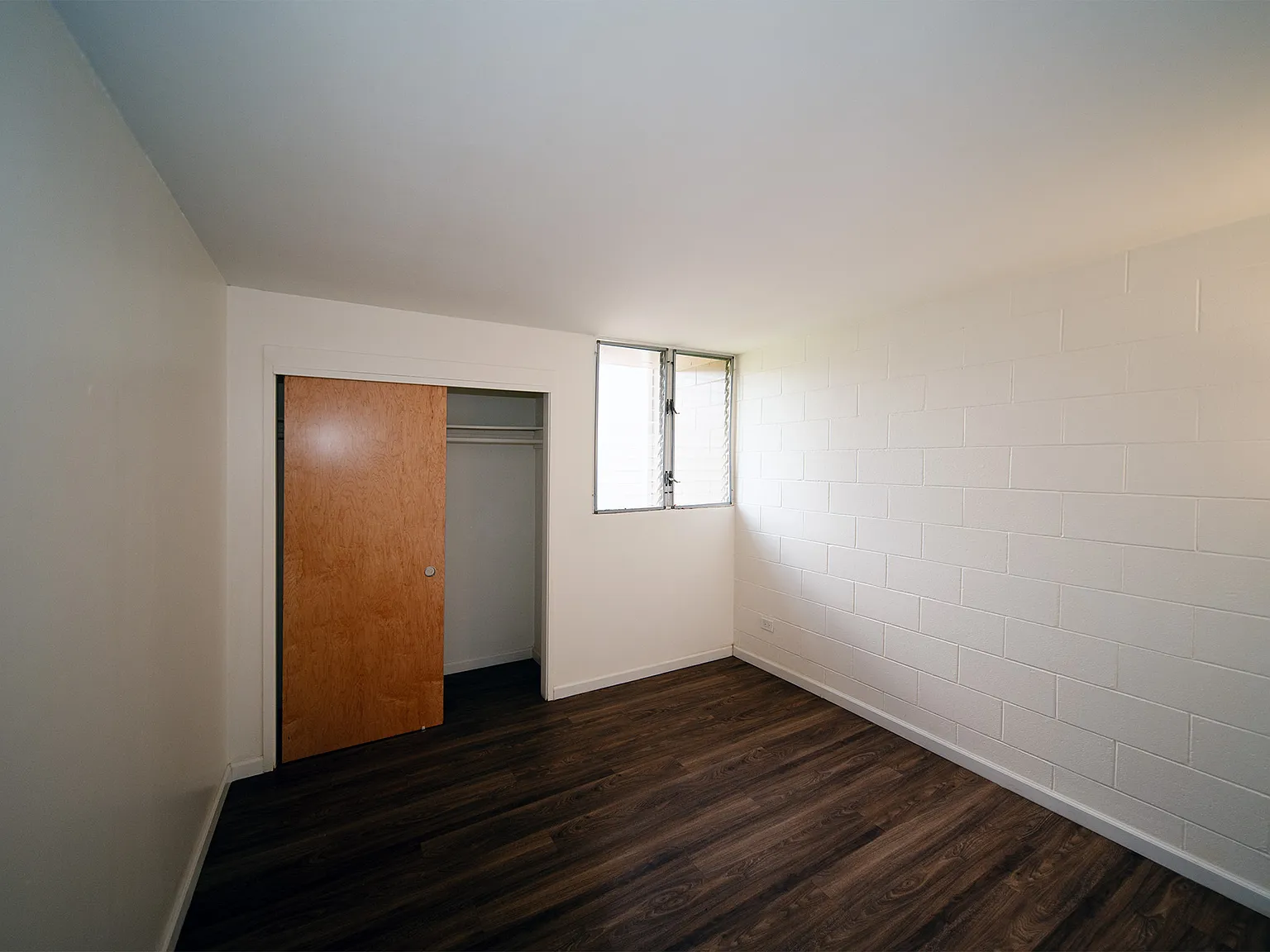 1250 Richard 306 - 1 — Photo 4