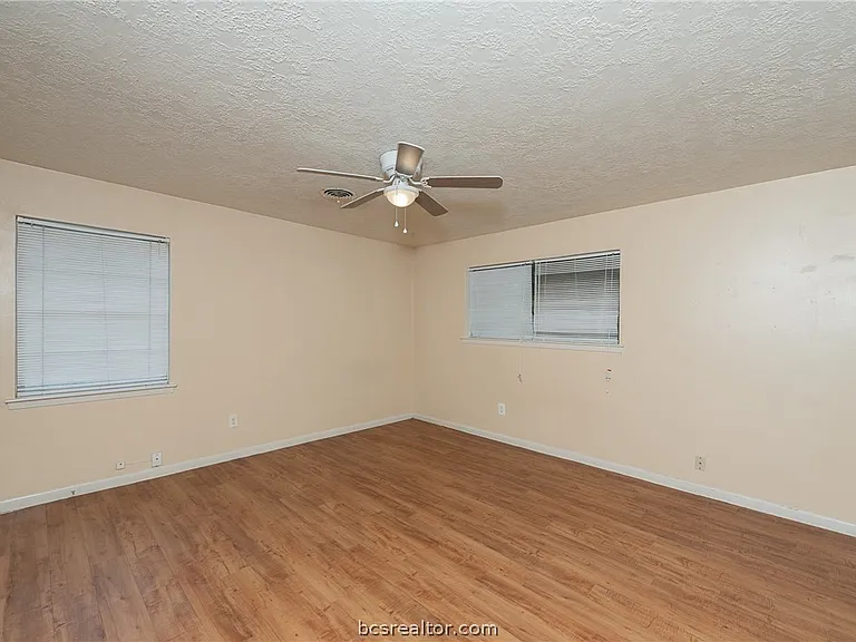 2317 Carter Creek Pkwy — Photo 14