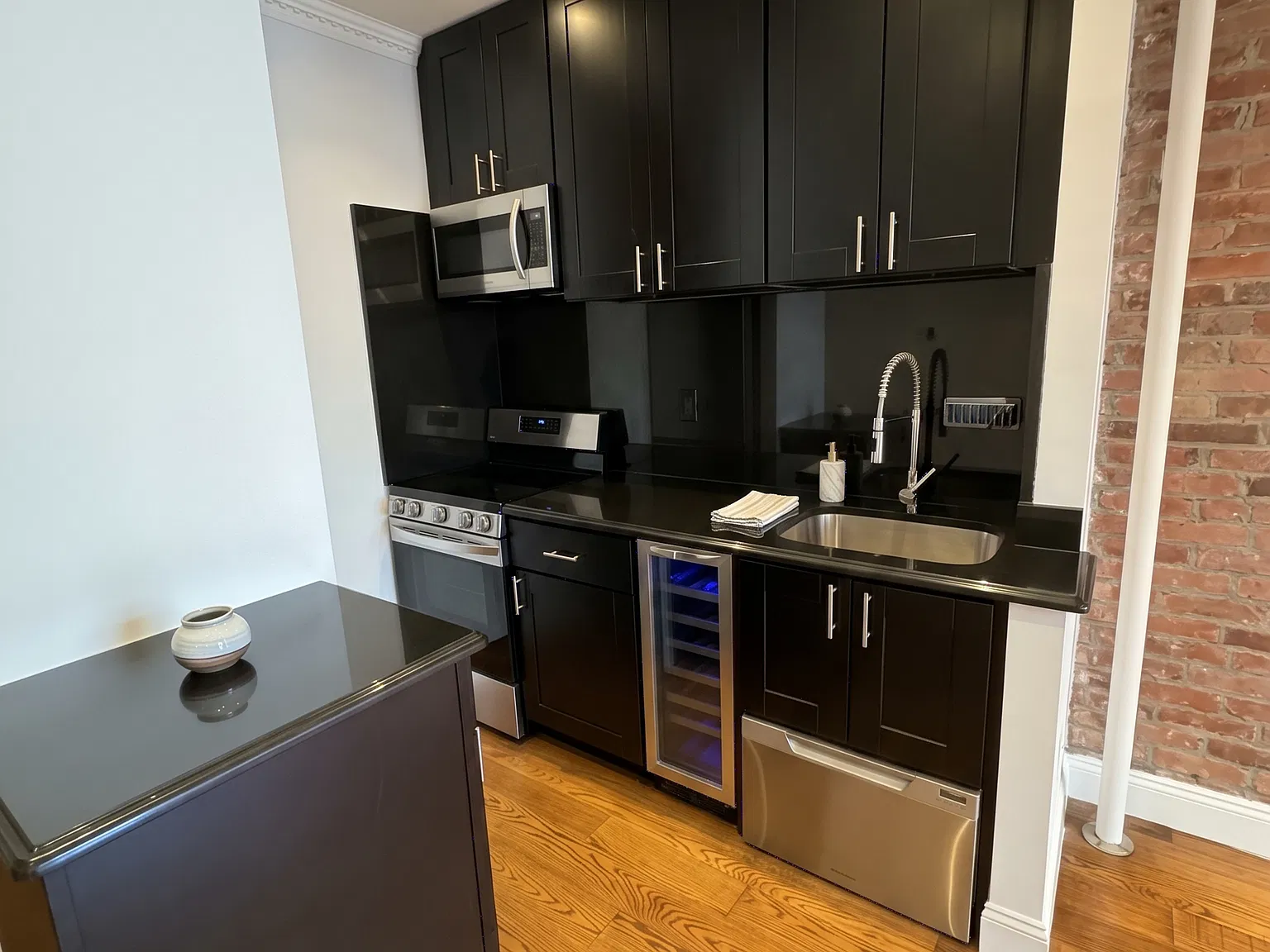 438 West 52nd Street — Photo 3