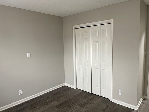 5th image of 242 Hoskins Mill Ln #D