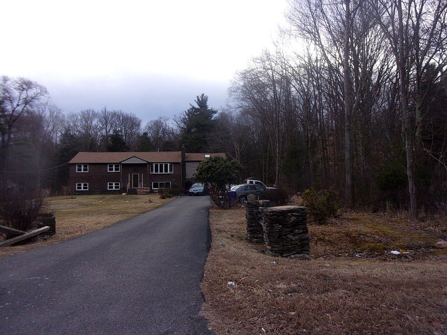 1st image of 105 Abington Ave