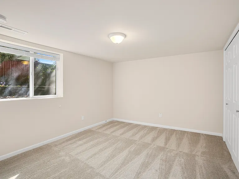 9212 36th Ave SW — Photo 18