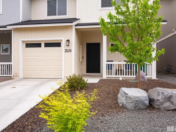 215 Goss Pl, Dayton, NV 89403
