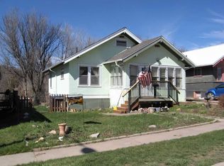 526 Battle Mountain Ave, Hot Springs, SD 57747