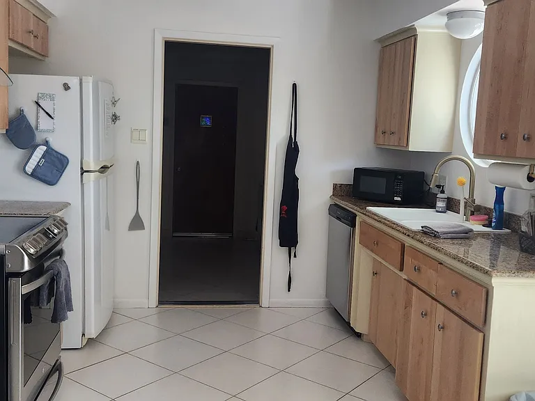1226 Euclid Cir — Photo 5
