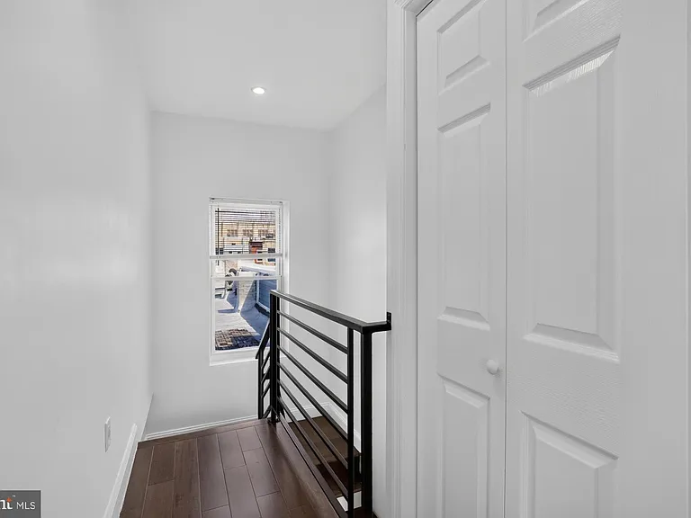 2319 N College Ave #B — Photo 13