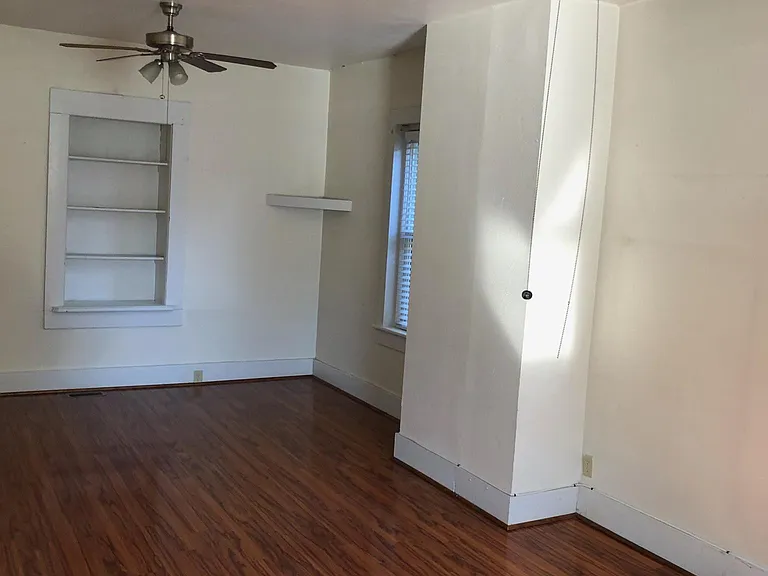 315 Madison Ave — Photo 9