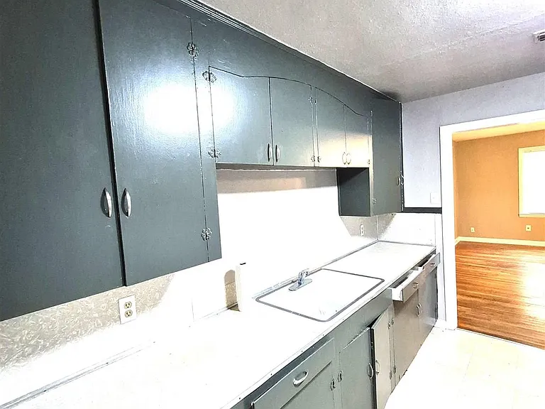 3804 W Cervantes St — Photo 6