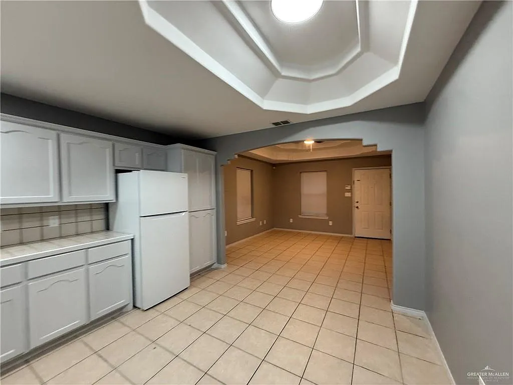 2 bed, 2.0 bath, 3808 sqft, $950 — Photo 3