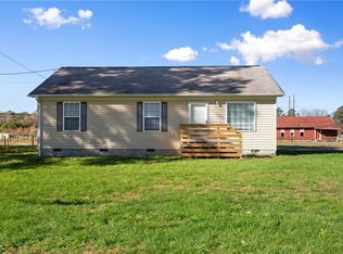 1093 Hosier Rd, Suffolk, VA 23434