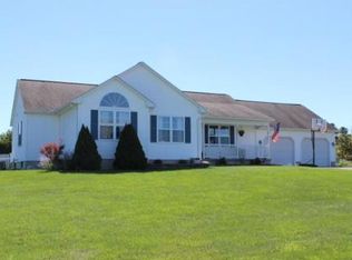 2 Crestview Dr, Easthampton, MA 01027