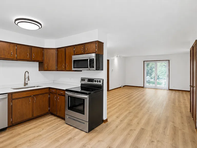 31 Green Oaks Dr #B — Photo 5