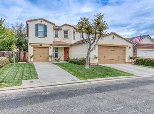 1855 N Whitehorse Ln, Clovis, CA