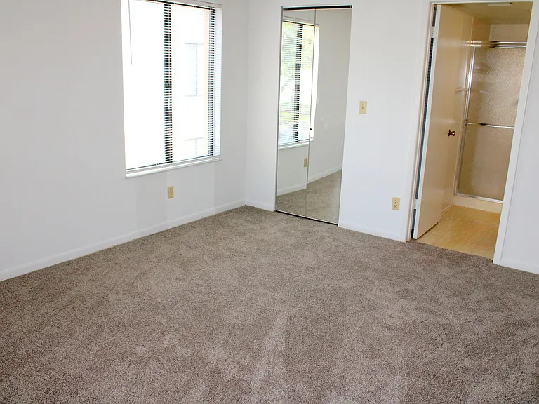 952 Courtyard Ln #12 — Photo 27