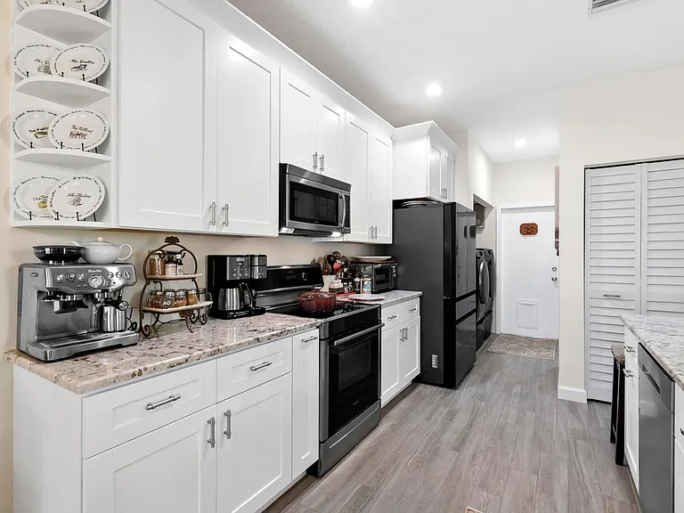 7826 Sienna Springs Dr — Photo 5