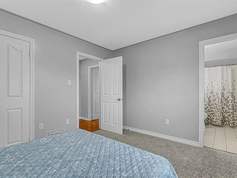 3114 Fletcher Cres — Photo 15