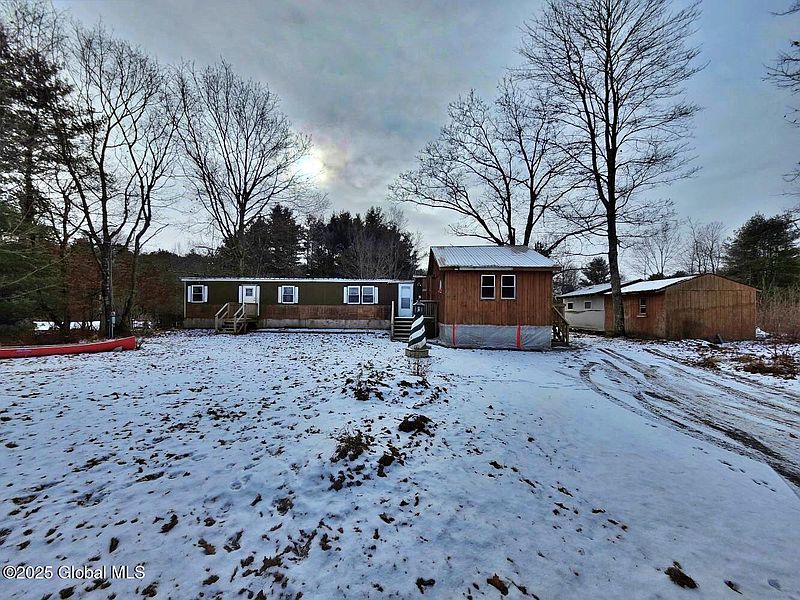 3rd image of 490 Pine Hill Road