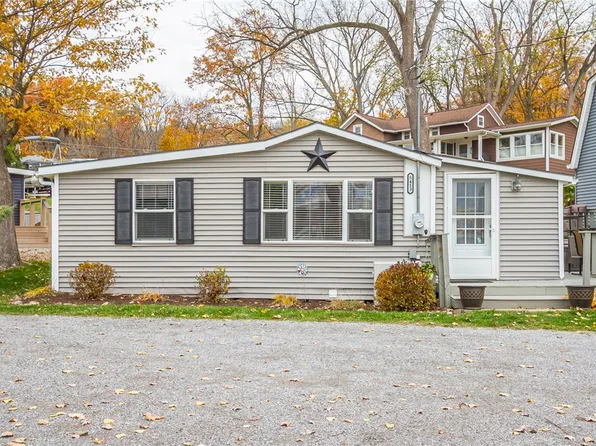 5413 Wadsworth Cv, Geneseo, NY 14454