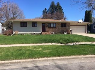 2120 11th St S, Fargo, ND 58103